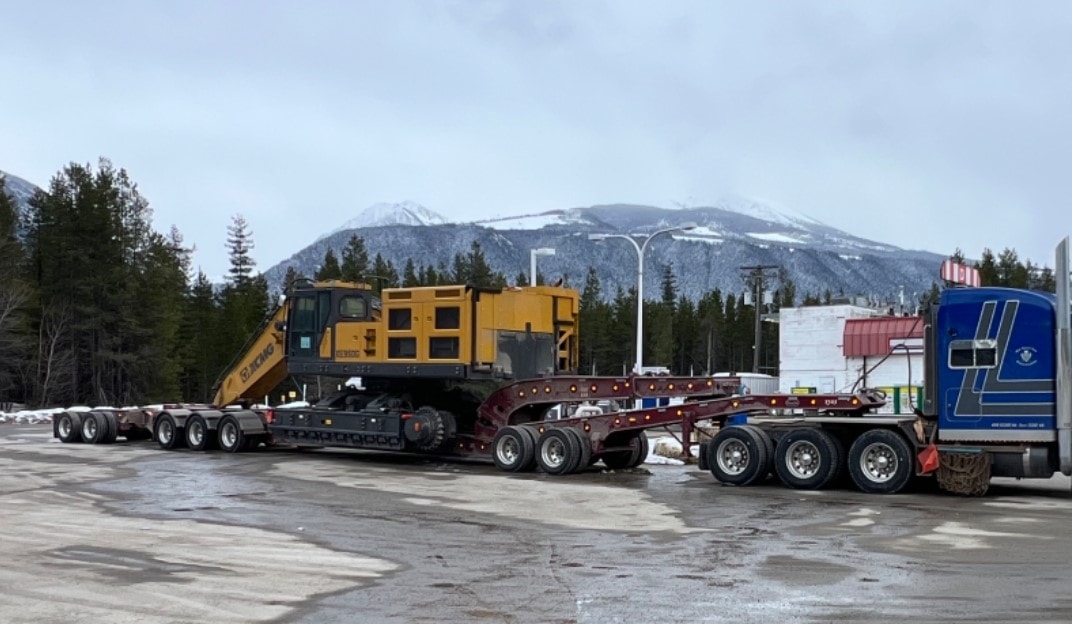 XCMG Excavator — Mountain Route